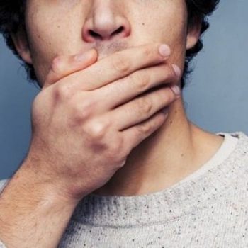 آیا لمینت باعث بوی بد دهان میشود؟