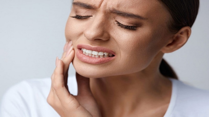 ۵ نشانه قبل از اینکه برای عصب کشی دندان اقدام کنید!
